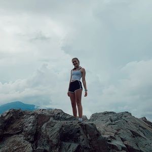 Meet your Posher, Alli